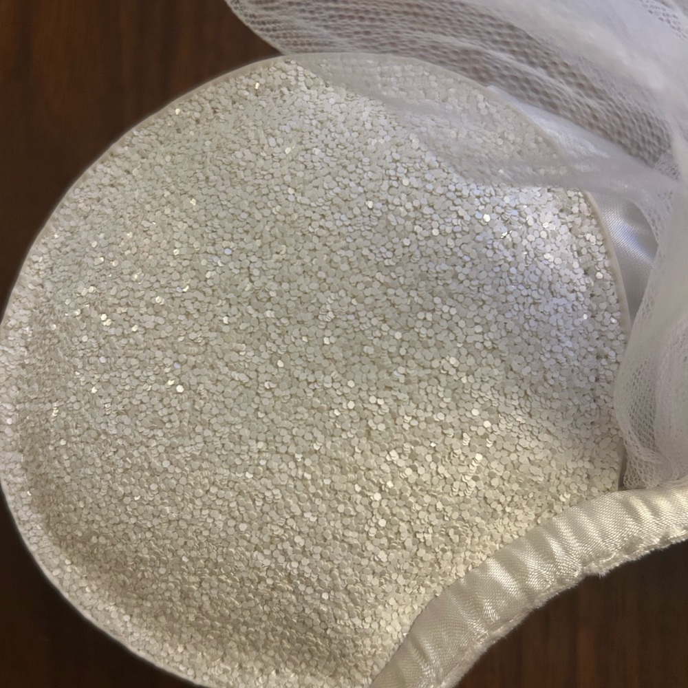 Disney White Minnie Mouse Ears with Veil - Picture 5 of 10